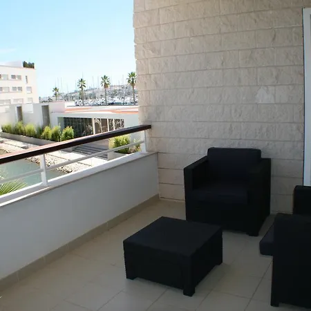 Marina De -